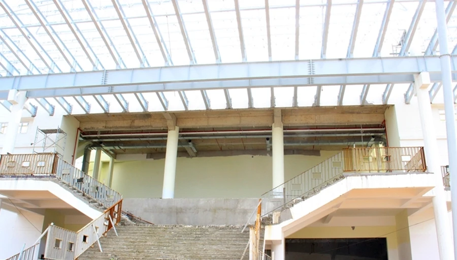 Phần mái đang được điều chỉnh thiết kế.