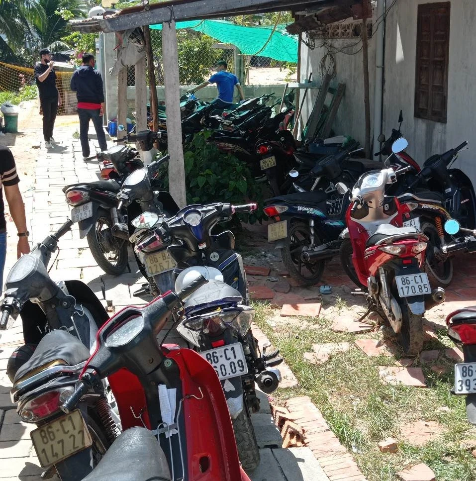 Số xe máy tại hiện trường. Ảnh PĐ.