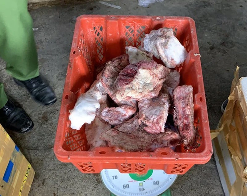 Thịt heo nái ôi thiu được chế biến thành thịt bò bị cảnh sát bắt tại Hàm Thuận Nam năm 2019