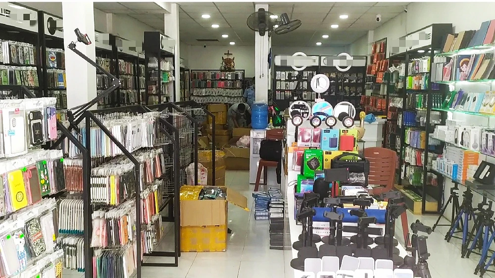 Hàng ngàn linh kiện của cửa hàng này đã bị tạm giữ