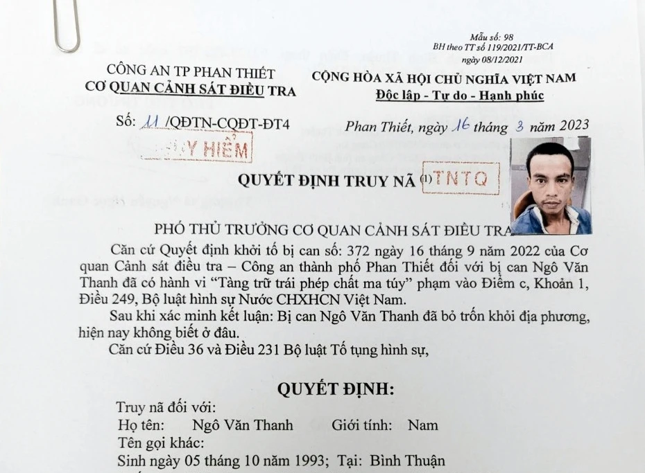 Quyết định truy nã xếp loại nguy hiểm trên phạm vi toàn quốc đối với Ngô Văn Thanh. Ảnh: PĐ