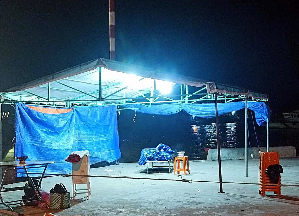 cong-an-binh-thuan-tim-than-nhan-thi-the-nguoi-dan-ong-troi-tren-bien