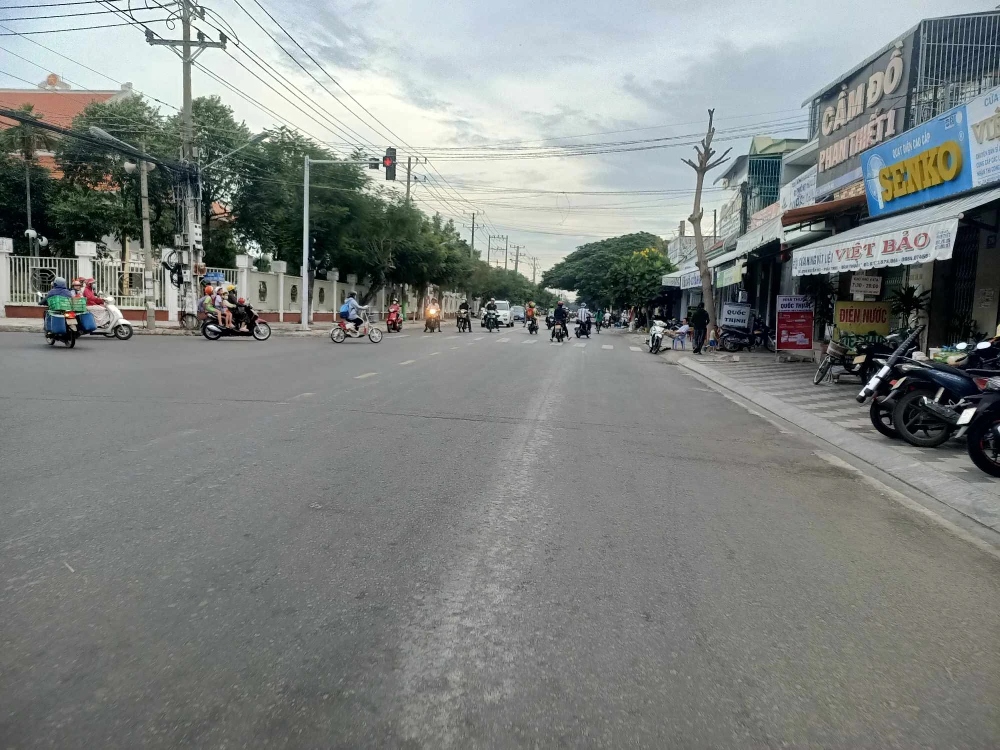 Vụ nam sinh lớp 11 bị tấn công nứt hộp sọ: Bắt ba thanh niên liên quan