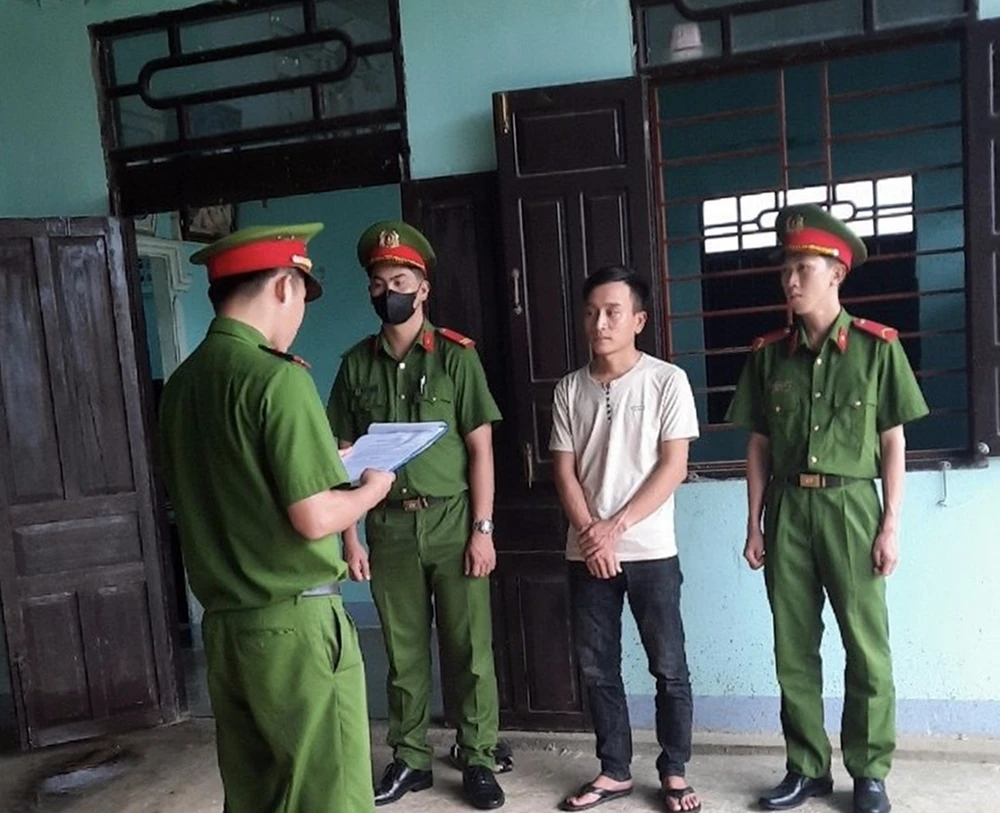 Thuê ô tô tự lái để cầm cố lấy tiền sang Campuchia đánh bạc