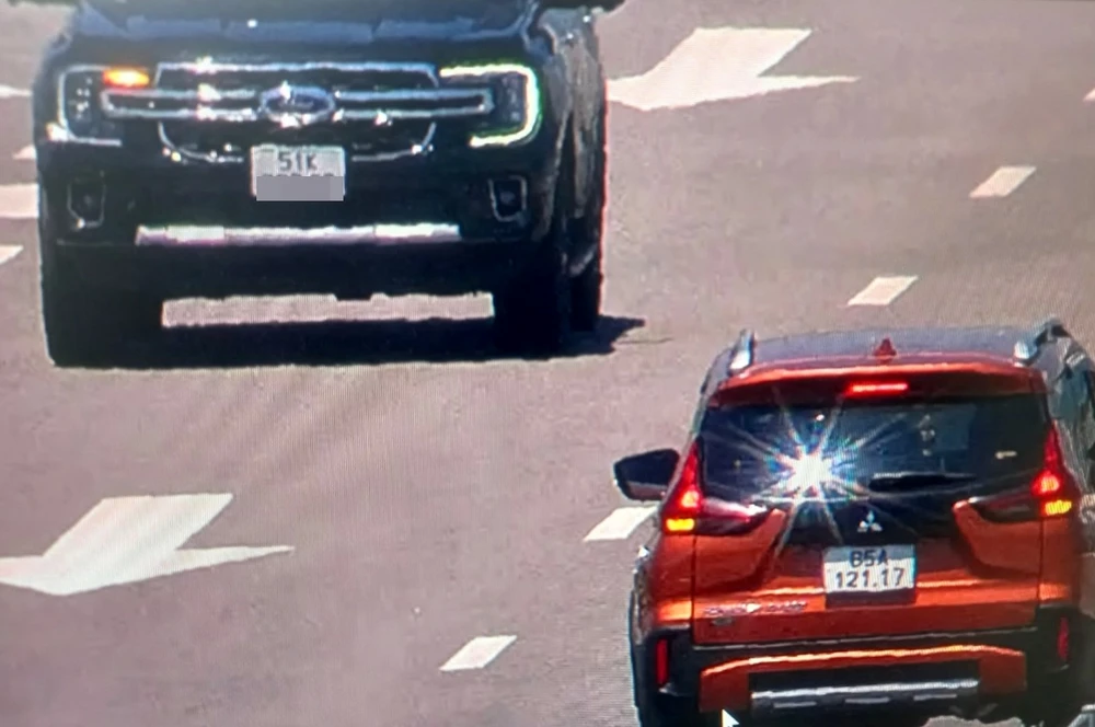 chạy ngược chiều