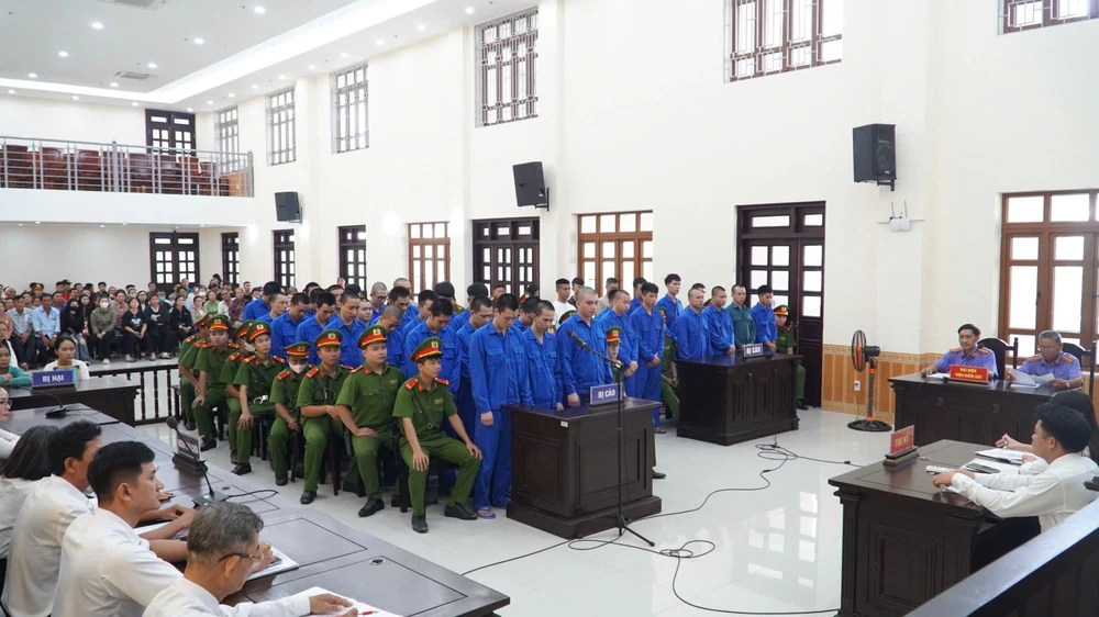 hẹn nhau hỗn chiến