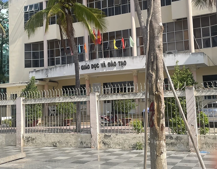 tham nhũng tiêu cực