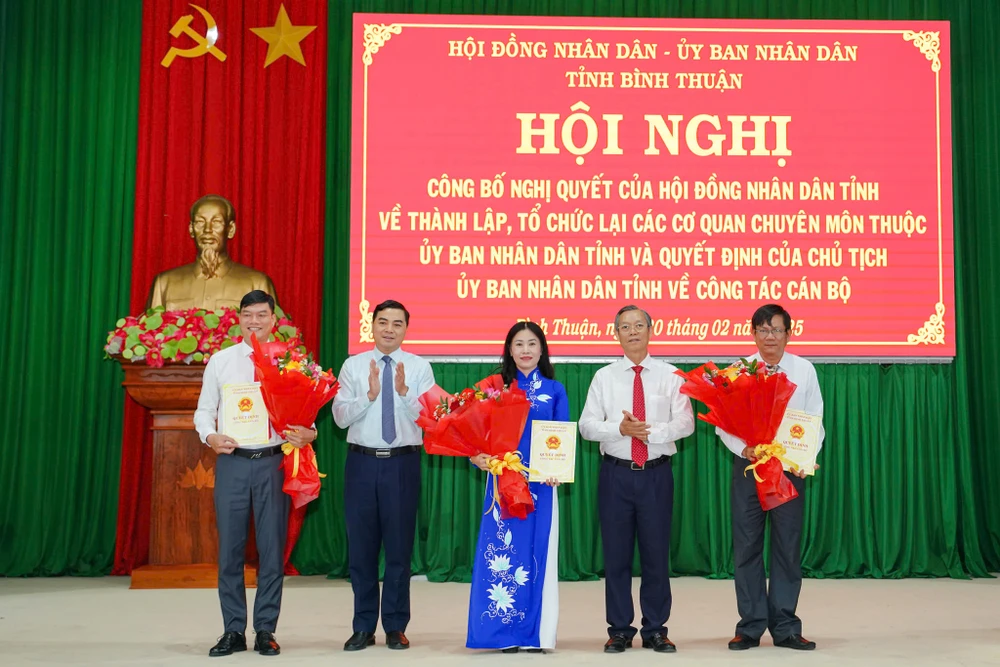 chuc-vu-giam-doc (1).jpg