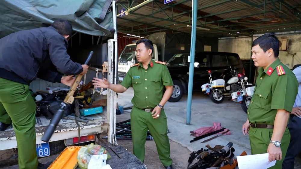 tiếp nhận vũ khí