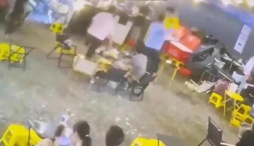 bảo vệ quán cà phê