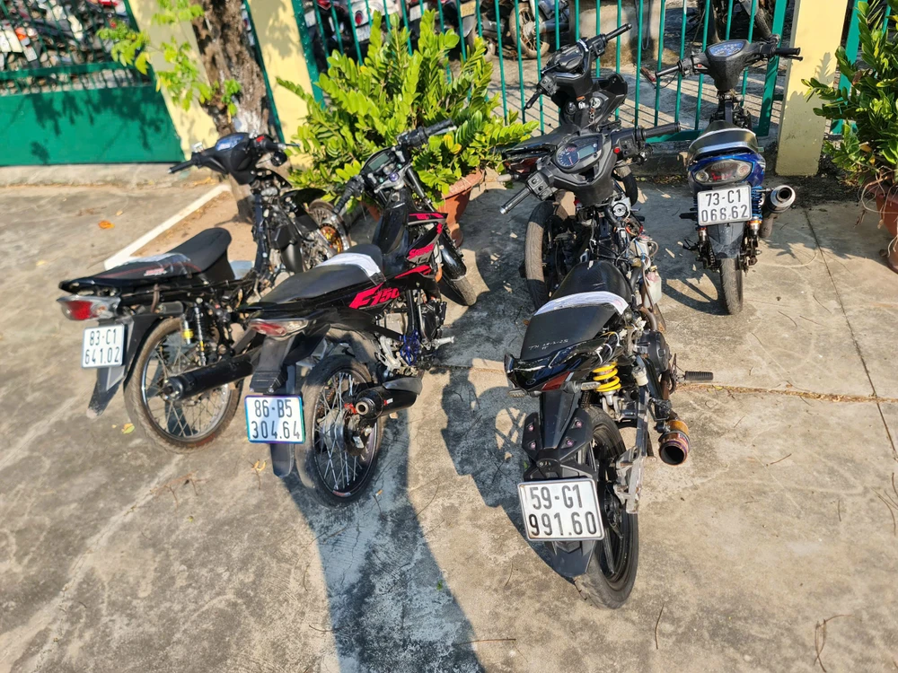 lạng lách trên QL1A