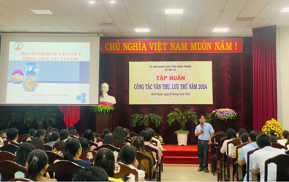 sắp xếp tổ chức bộ máy