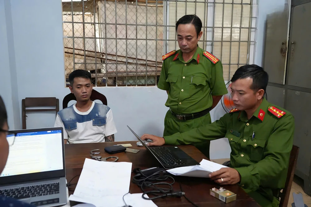 tạm giữ hình sự