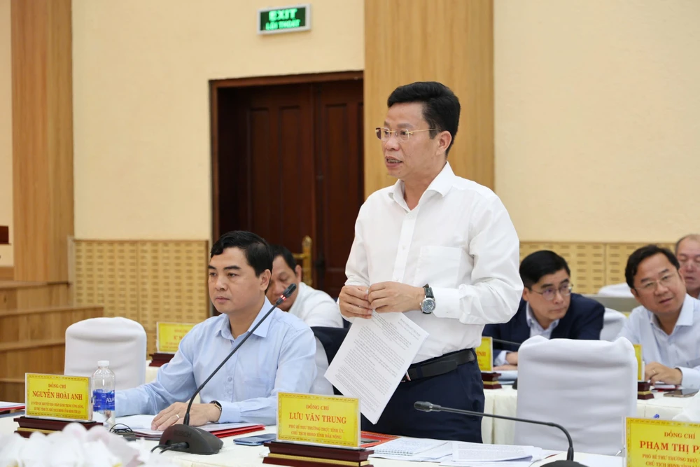 Ông Lưu Văn Trung, Chủ tịch HĐND tỉnh Đắk Nông phát biểu. Ảnh: VÕ TÙNG