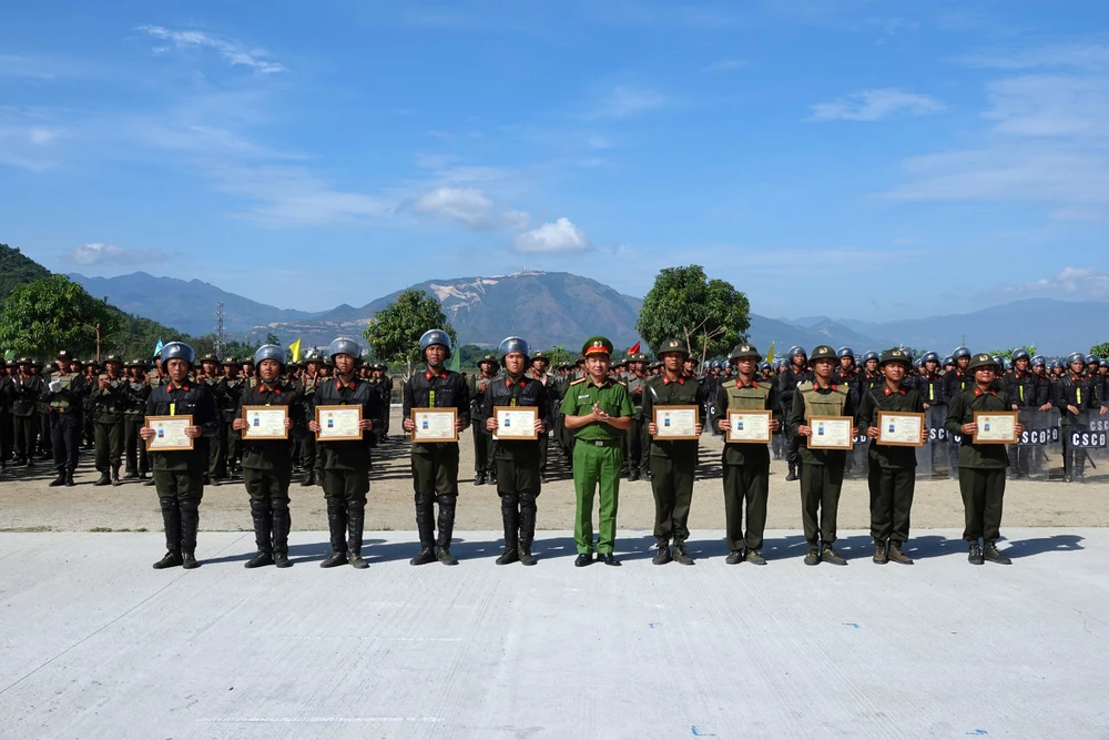 canh-sat-co-dong (1).JPG