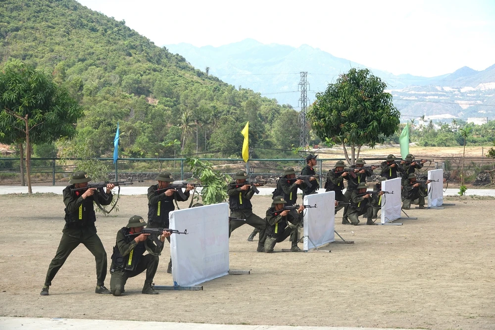 canh-sat-co-dong (4).jpg