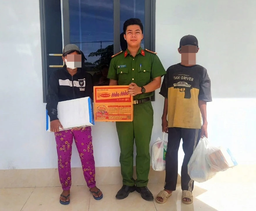 cong-an-xa-vinh-tan (1).jpg