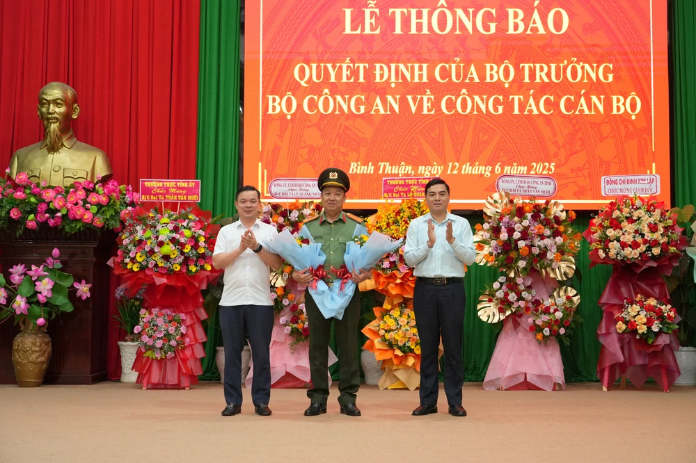 dai-ta-le-quang-nhan (2).JPG