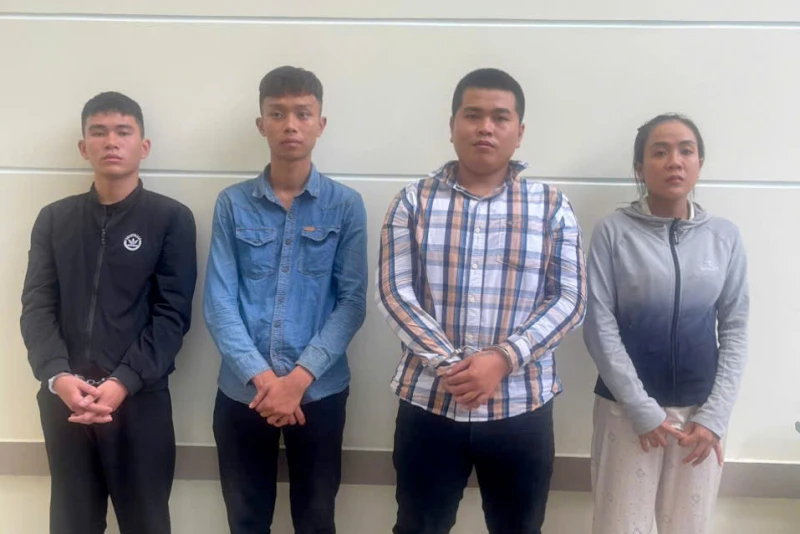 giữ người trái pháp luật