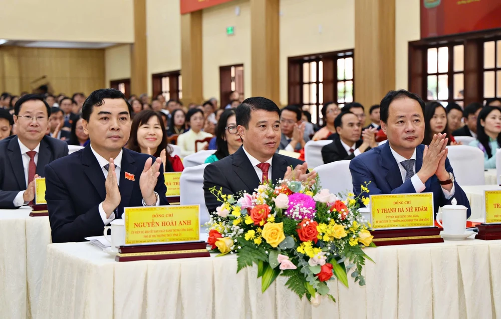 ban-thuong-vu-tinh-uy (1).jpg