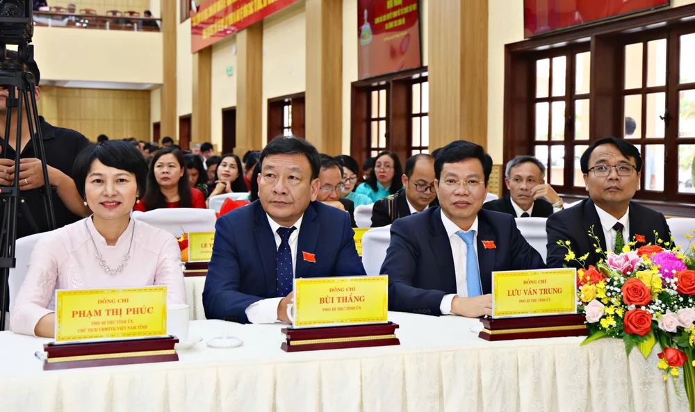 ban-thuong-vu-tinh-uy (2).jpg