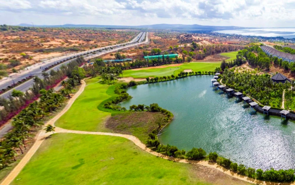 Khu đô thị mới Hàm Tiến-Mũi Né (khu III) giáp với Sea Links City và đường Võ Nguyên Giáp, TP Phan Thiết. Ảnh VÕ TÙNG