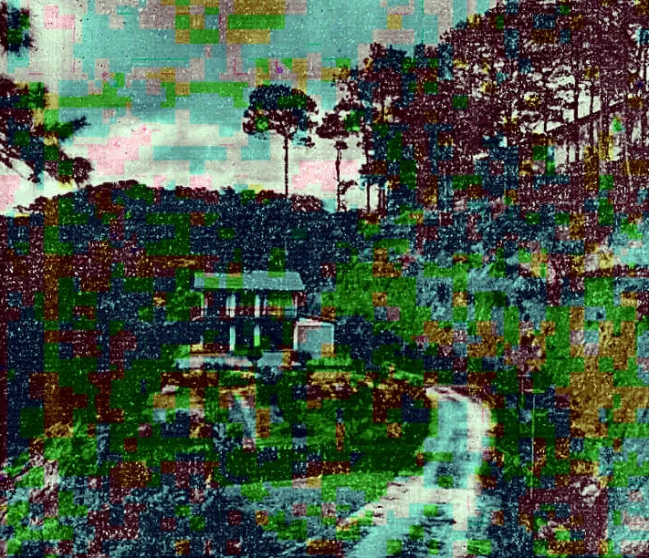 Vị trí xây dựng công trình kiên cố kết cấu vách bê tông cốt thép, mái ngói, đổ đường bê tông. Ảnh XT-ĐL.