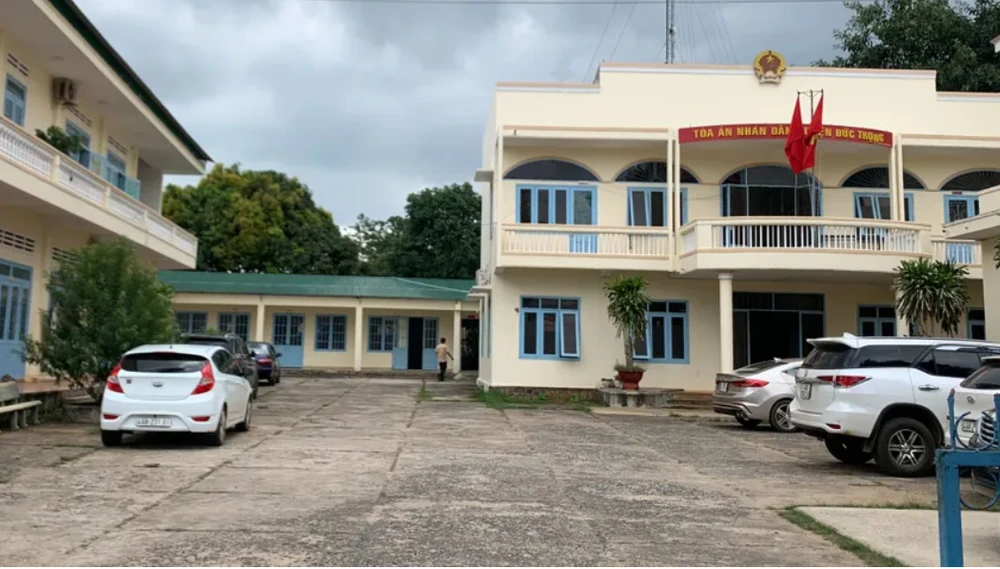 bản án sơ thẩm