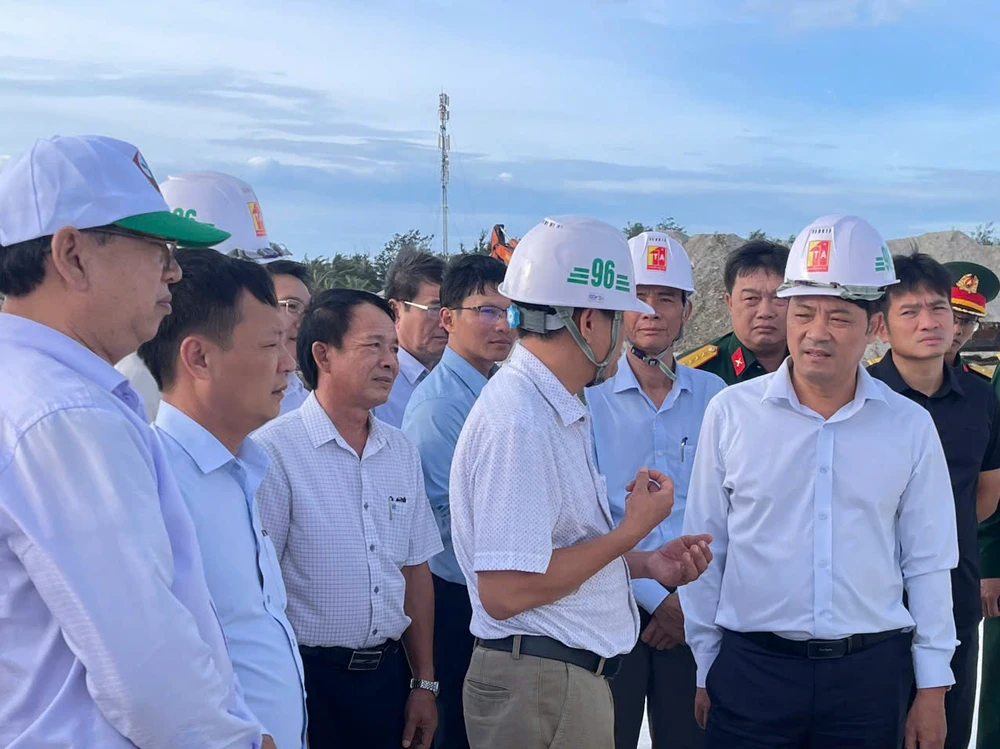 Đặc khu Phú Quý kiến nghị gấp về thủ tục đất đai