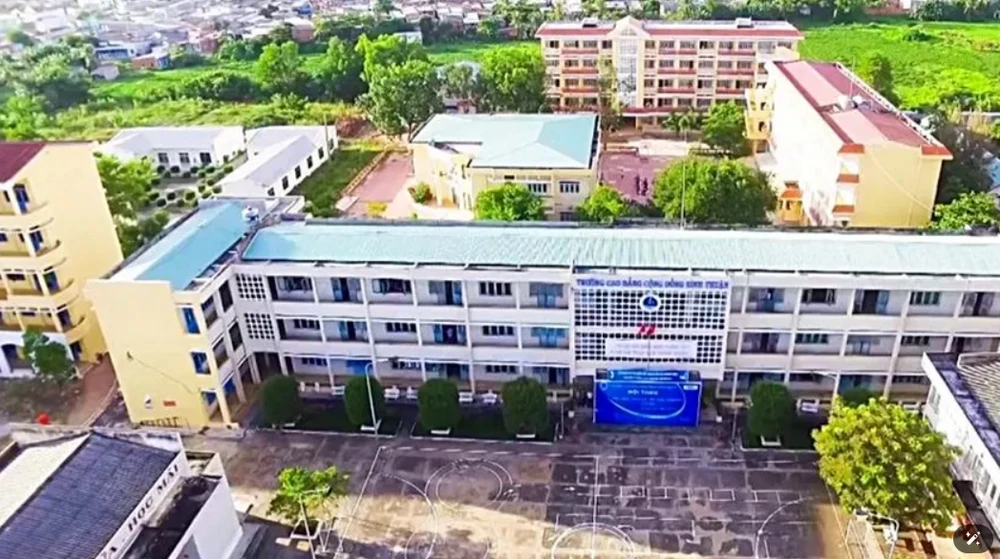 truong-cao-dang (1).png