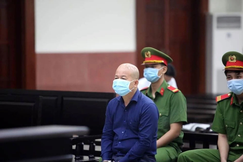 dinh-ngoc-he (1).jpg