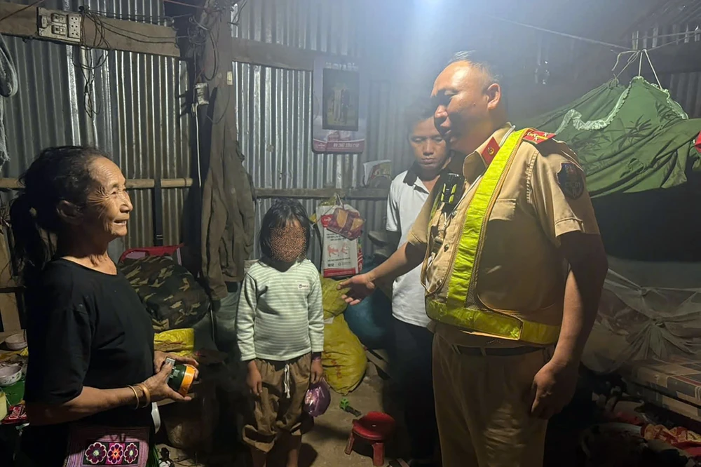 be-gai-9-tuoi (1).jpg