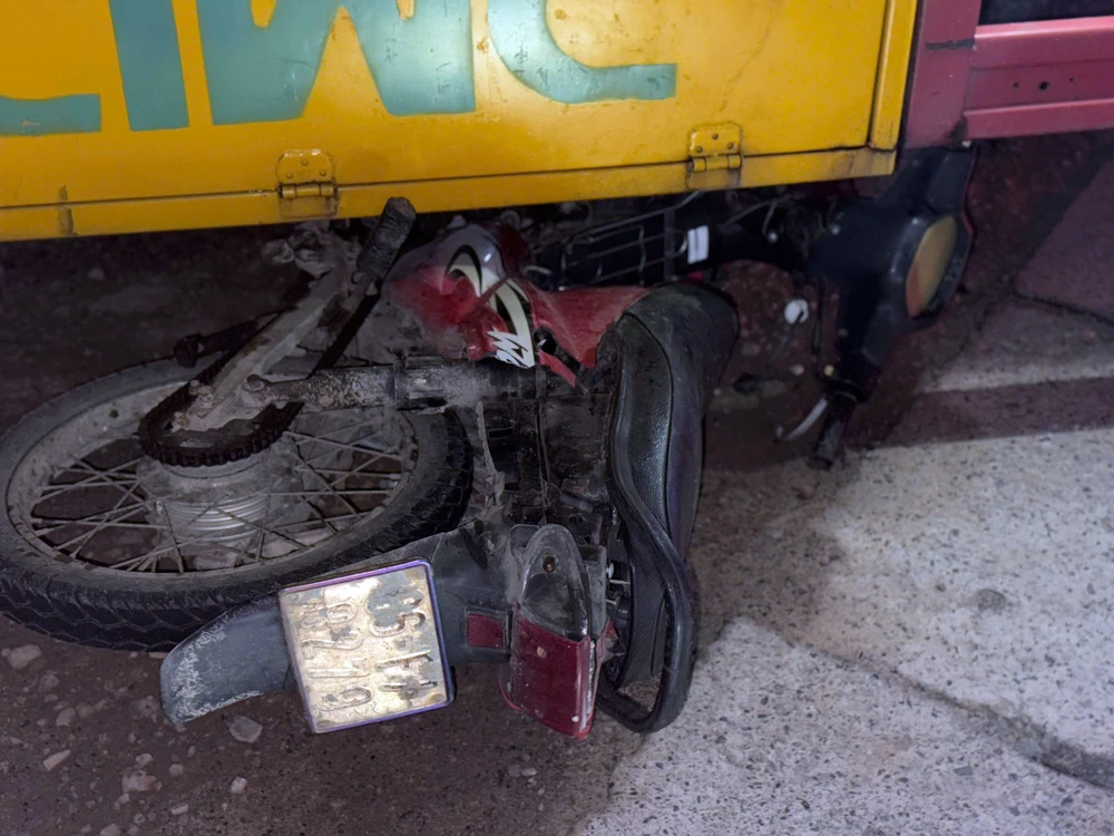 xe đầu kéo container