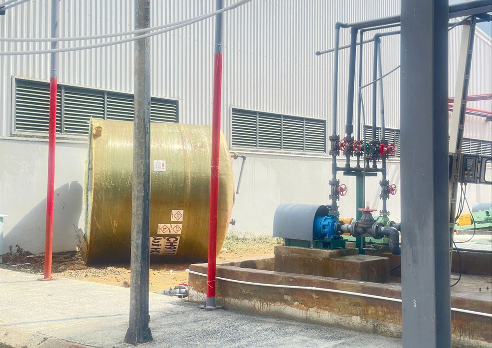 bon-chua-a-xit (1).jpg