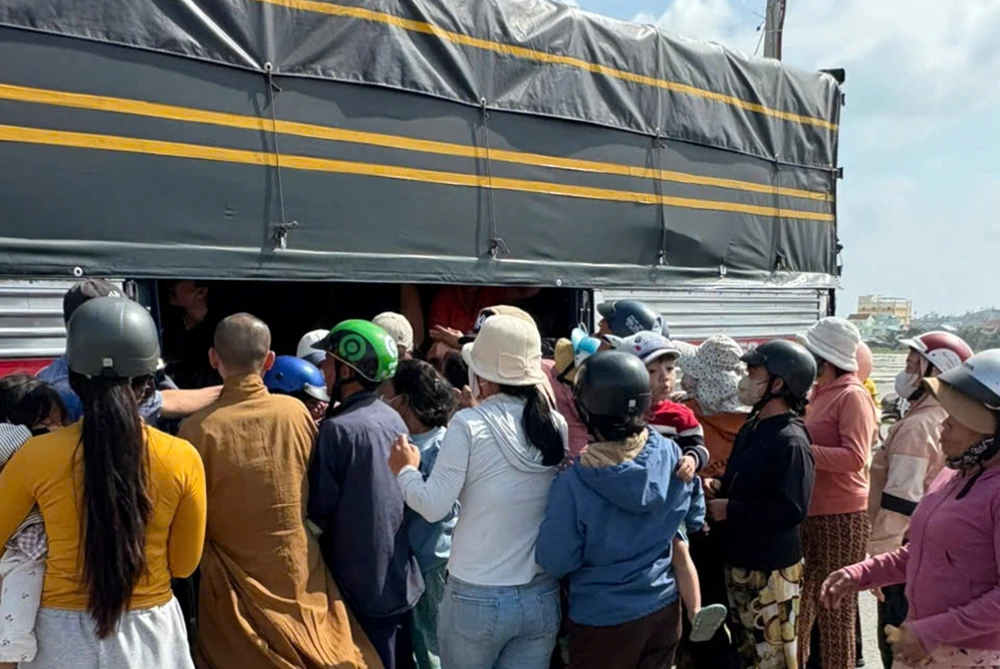 nỗi đau hóa đá