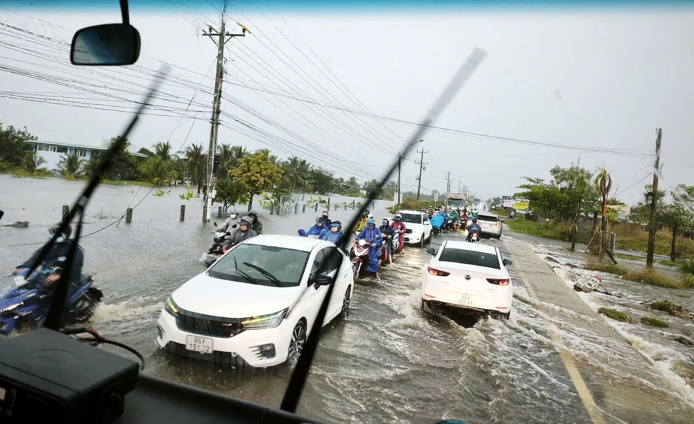 ho-song-quao-xa-lu (1).jpg