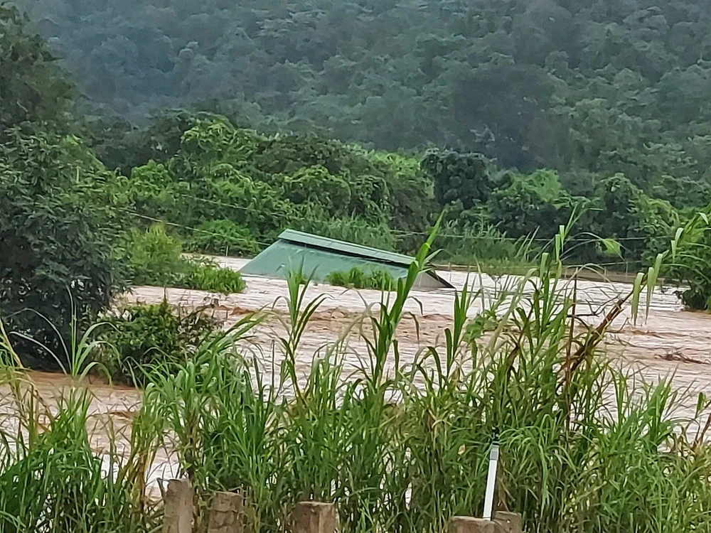 lu-cuon-troi (1).jpg