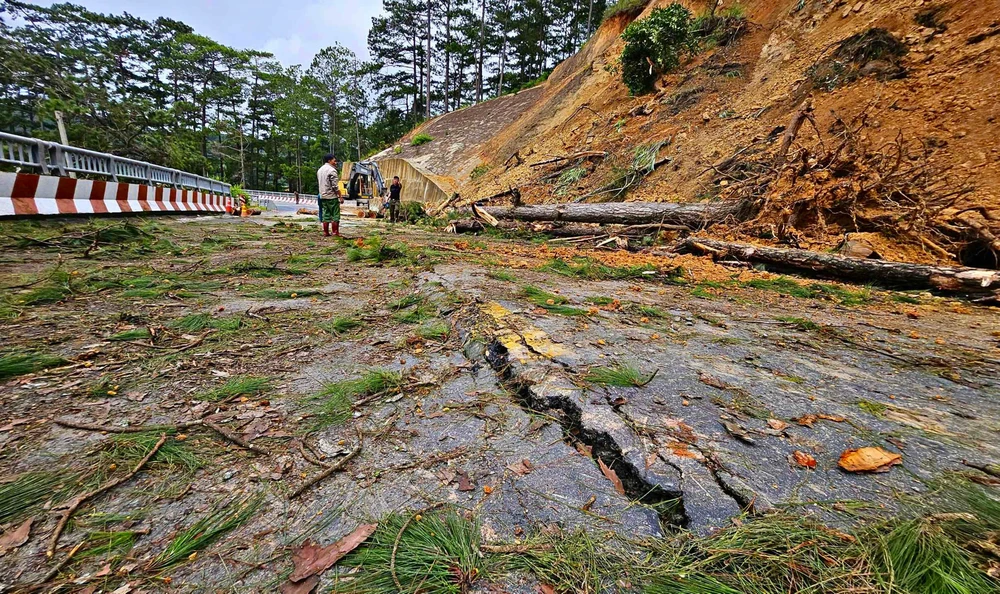 vet-nut-tren-deo (3).jpg