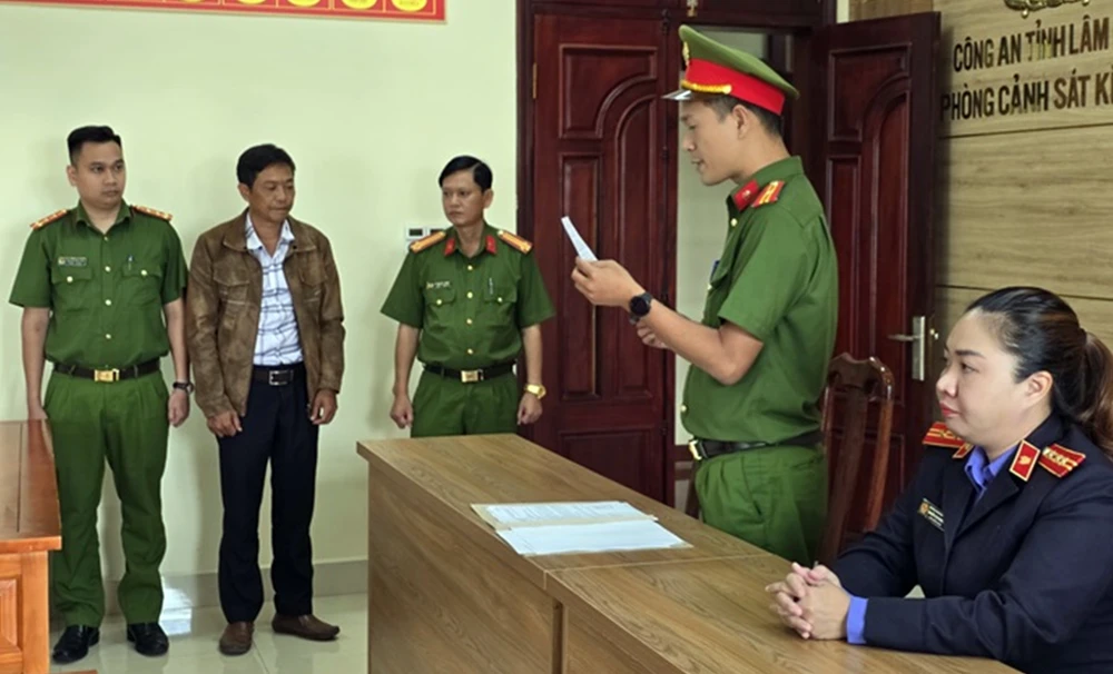 khai-thac-cat-lau (3).jpg