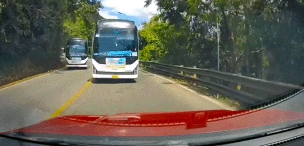 lái xe vượt ẩu