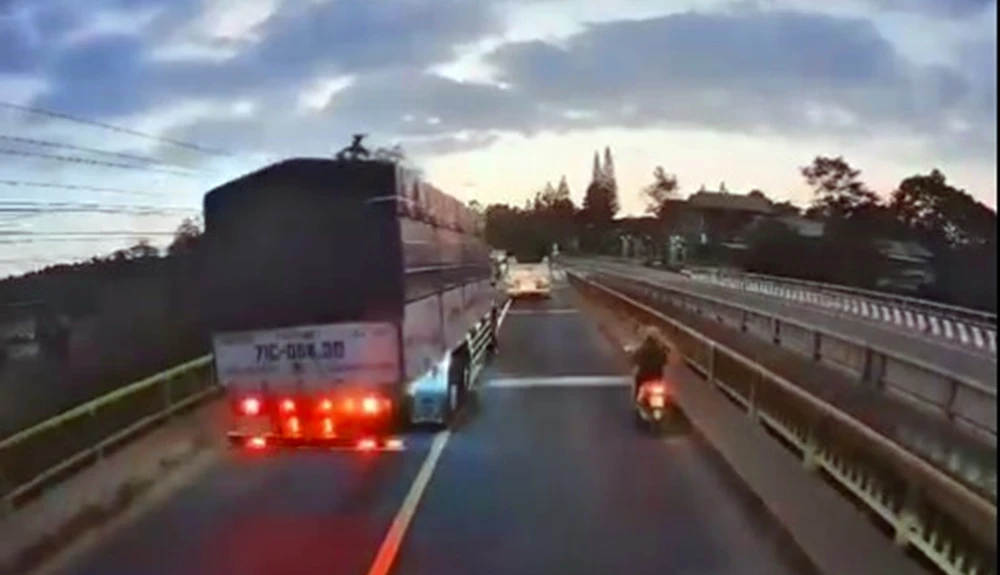 lai-xe-vuot-au (1).jpg