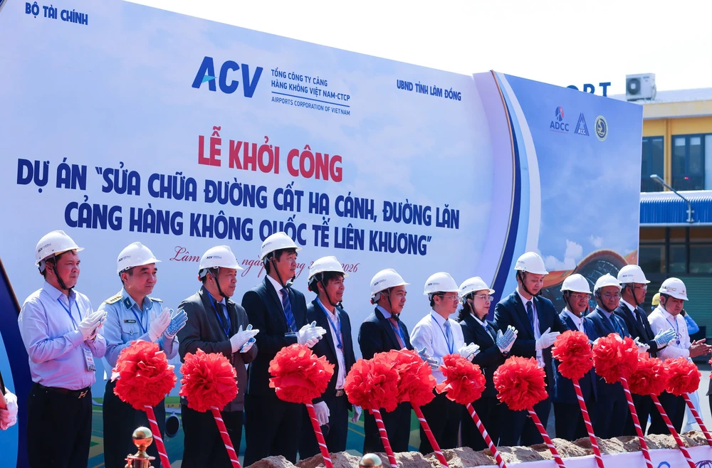 sân bay Liên Khương