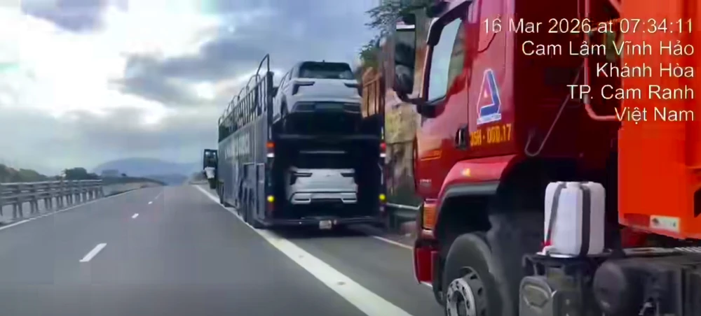 lan-dung-khan-cap (1).png