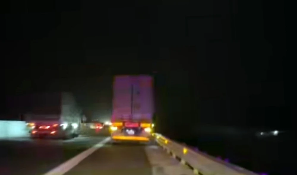 lan-dung-khan-cap (2).jpg