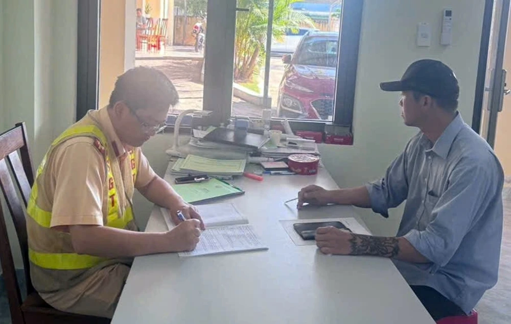 vuot-au-tai-noi-cam-vuot (1).jpg