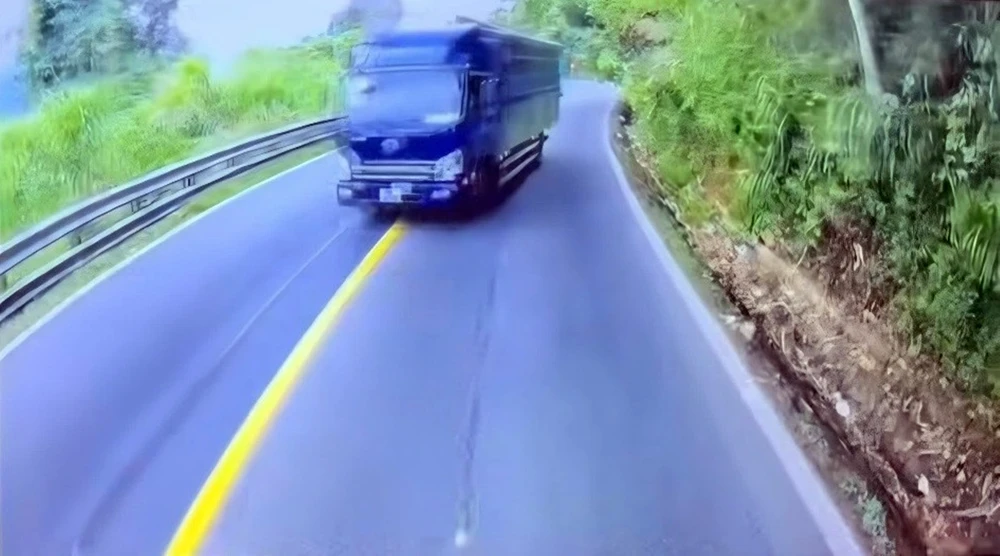 vượt ẩu tại nơi cấm vượt