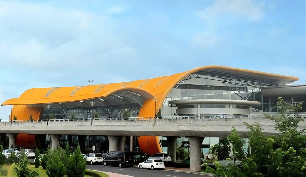 sân bay Liên Khương