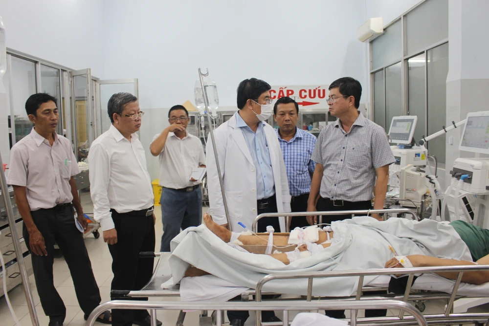 xe-khach-roi-xuong-vuc (6).JPG