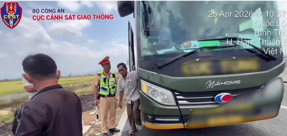 xe-giuong-nam (1).jpg