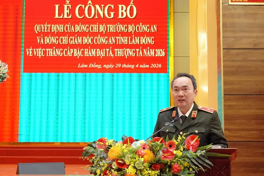 đại tá